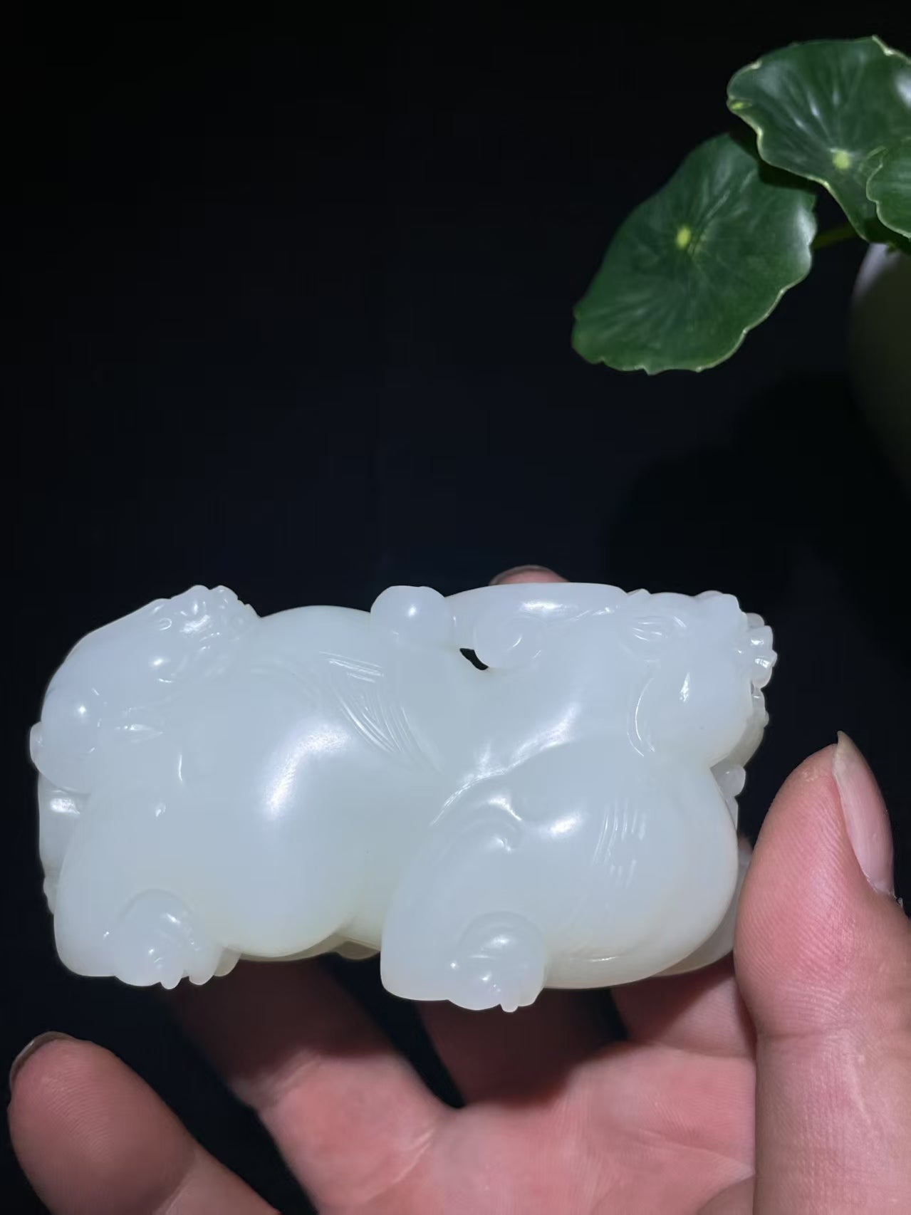 收藏级和田玉羊脂白貔貅手把(246.2g)