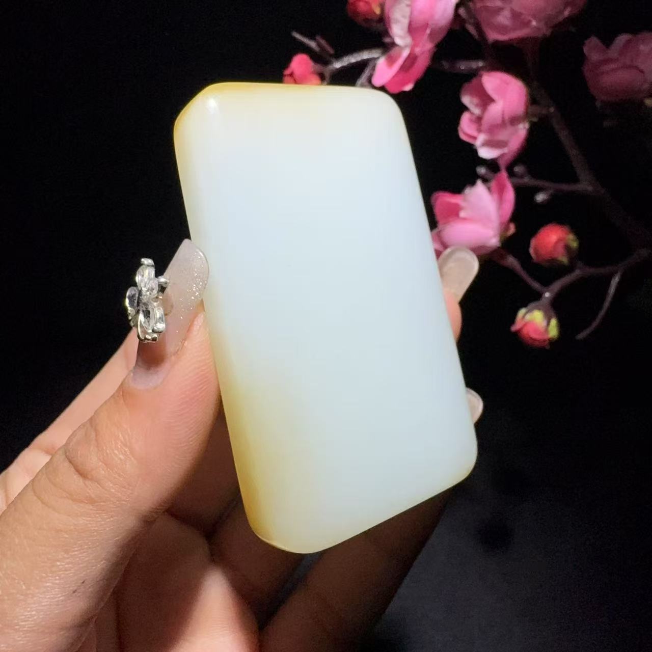 和田玉糖白平安牌挂件(85.0g)
