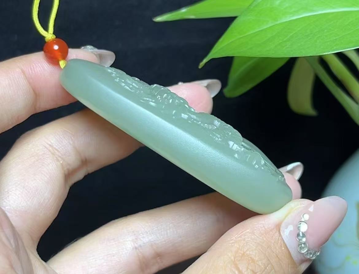 和田玉湖水绿龙牌(59.3g)