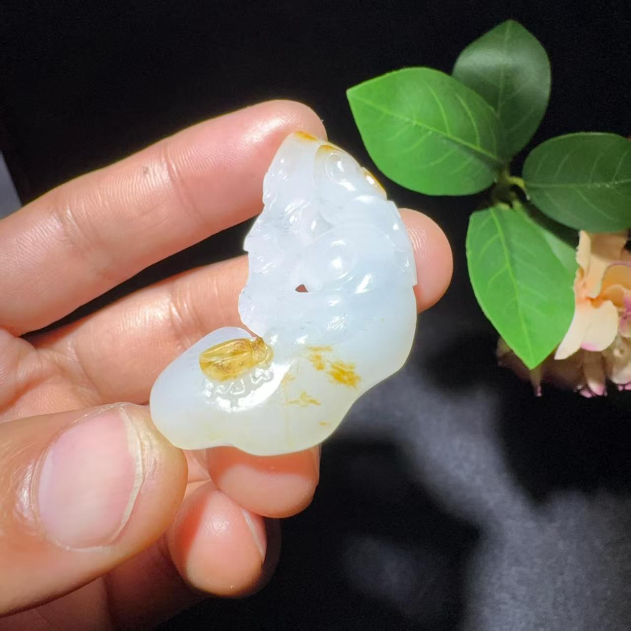 和田玉籽料挂件如意(18.1g)