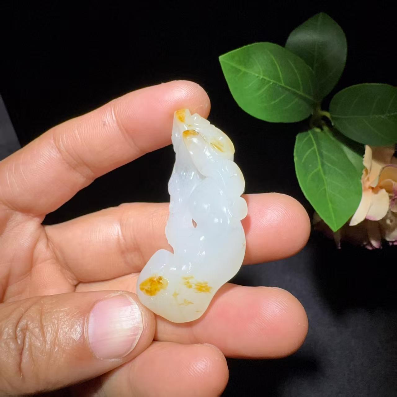 和田玉籽料挂件如意(18.1g)