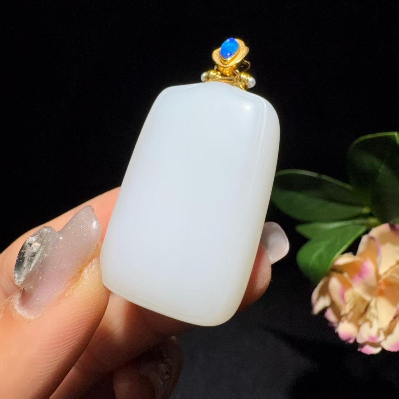 和田玉白玉镶嵌平安无事牌吊坠(27.9g)