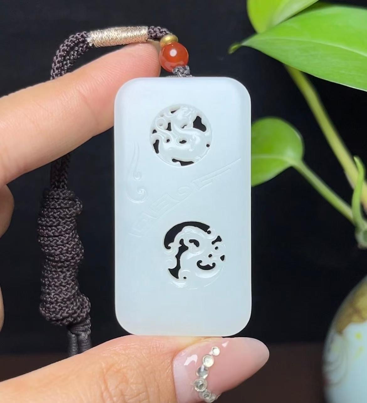 和田羊脂玉龙凤牌(28.8g)