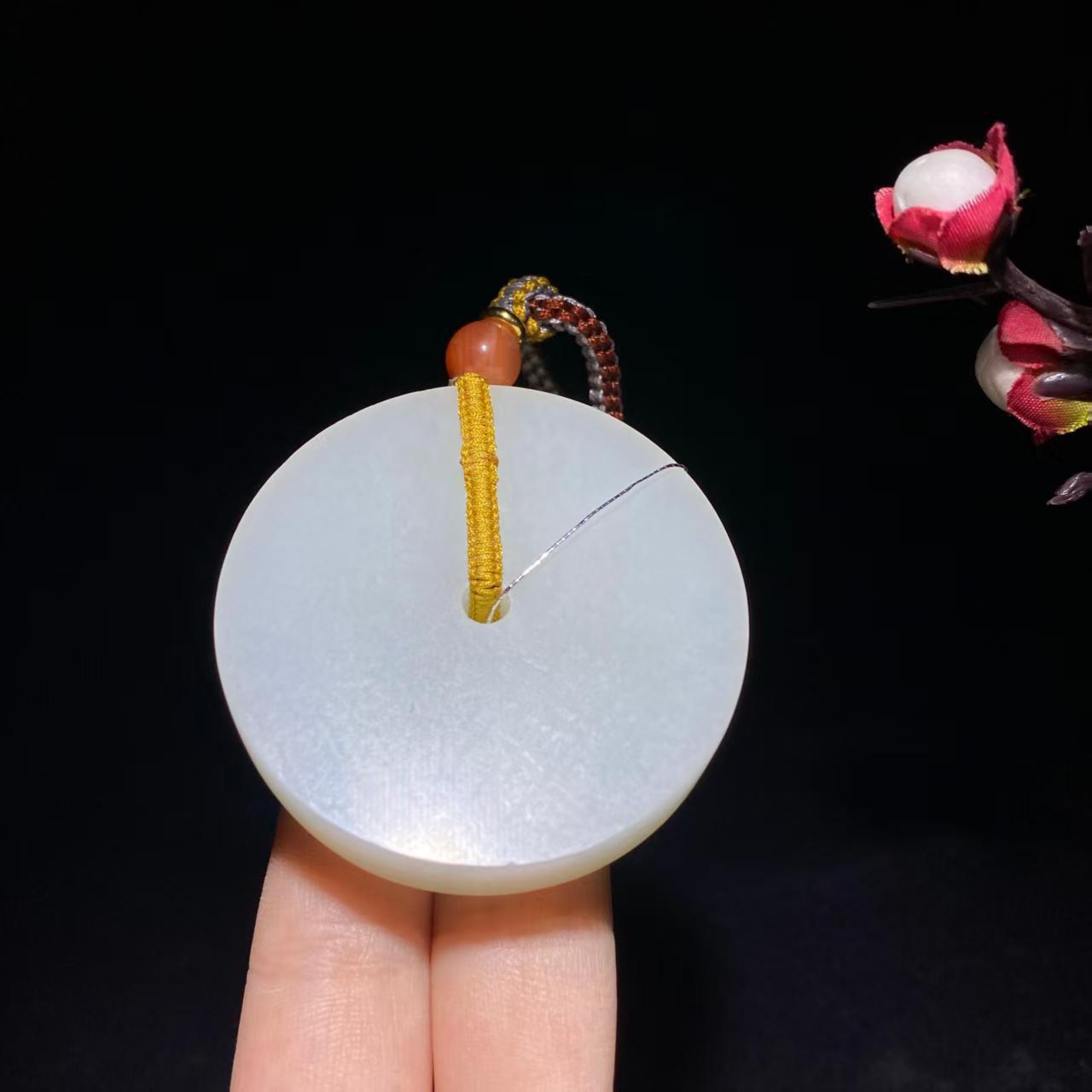 和田山料白玉仿古双貔貅手把件(83.9g)
