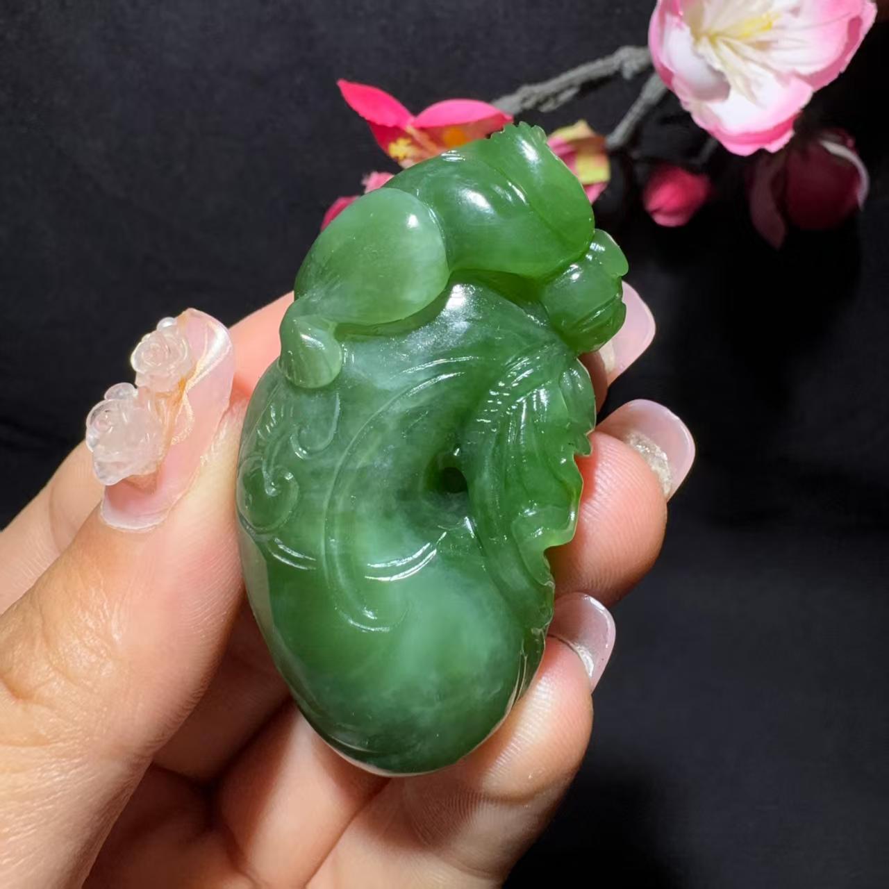 和田玉碧玉灵猴献寿挂件(31.2g)