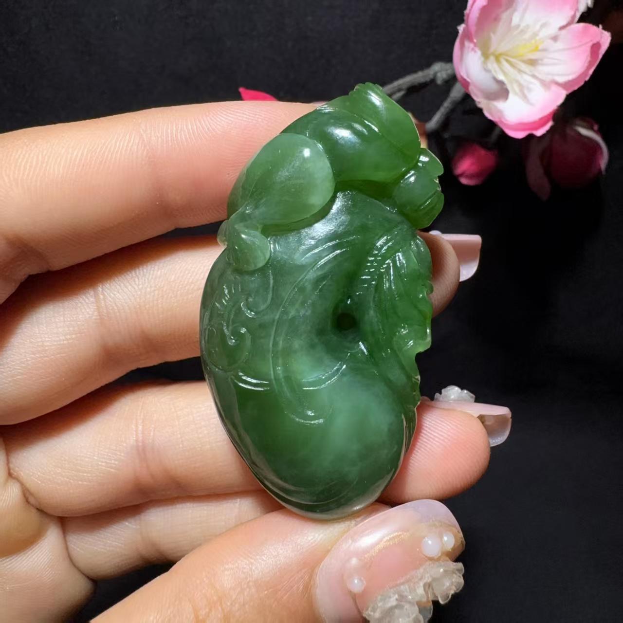 和田玉碧玉灵猴献寿挂件(31.2g)