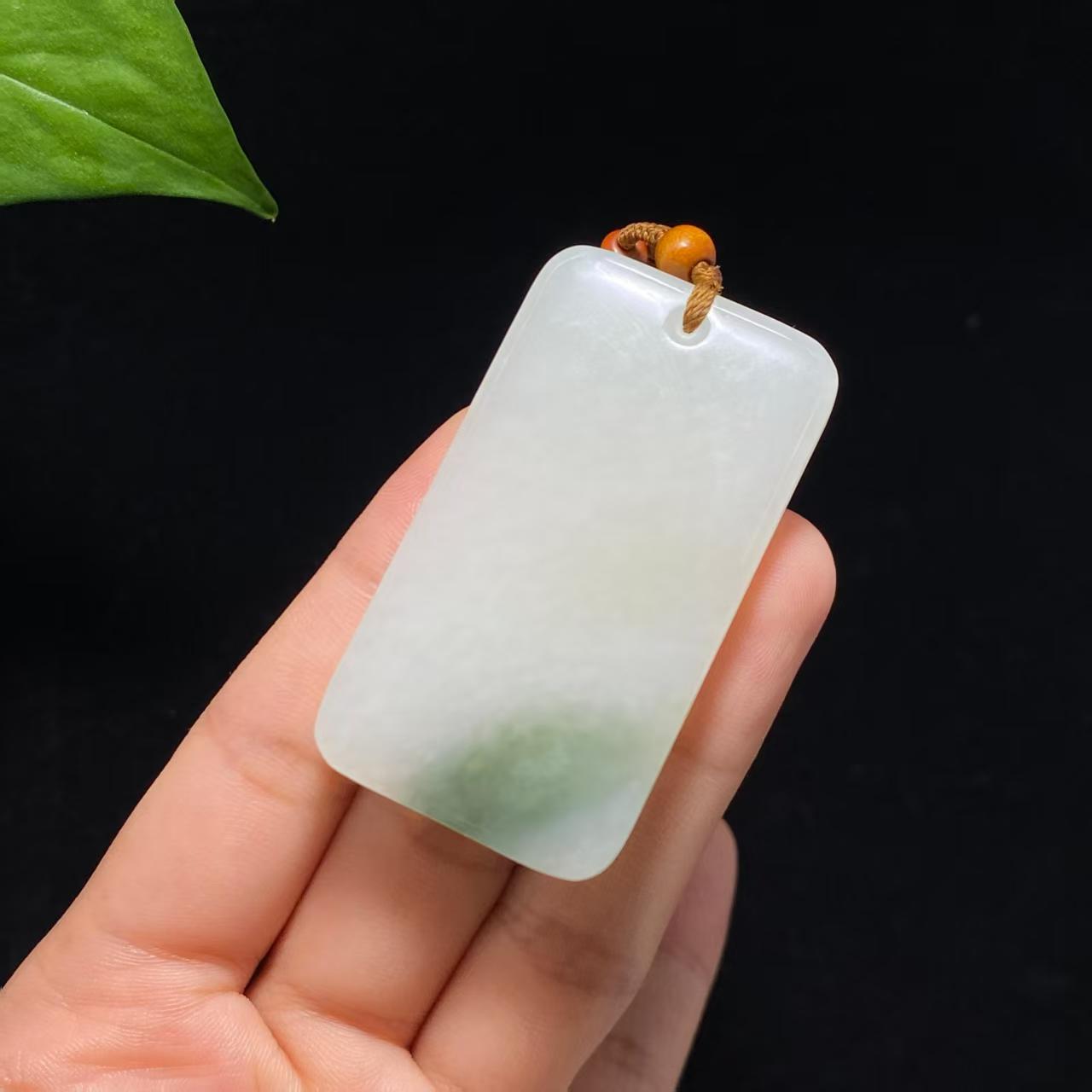 和田玉带翠平安无事牌(25.9g)