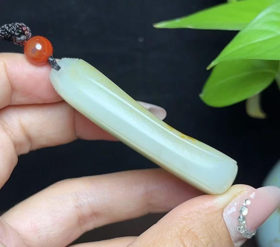 新疆和田玉籽料平安无事牌(58.8g)