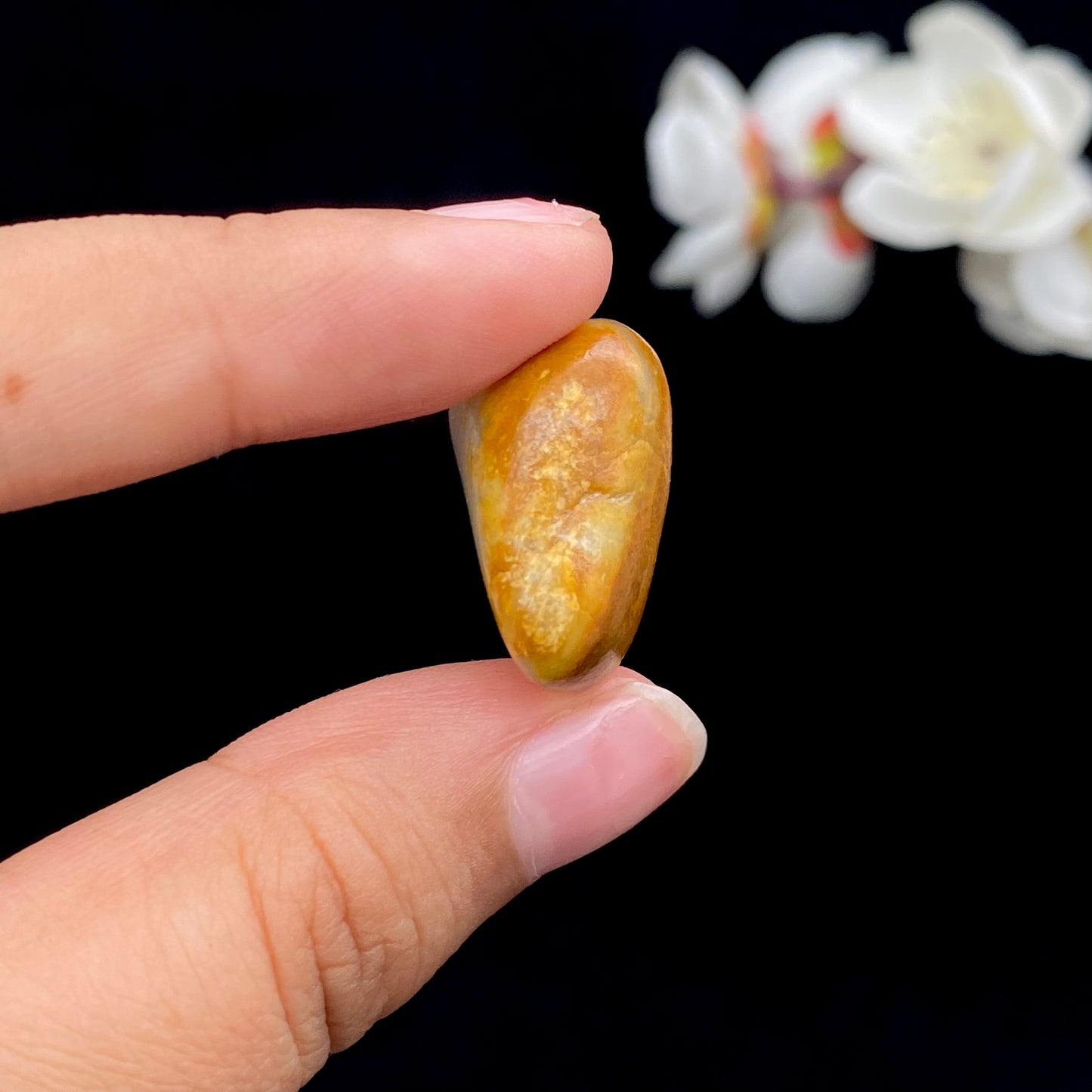 【超值推荐】和田玉-聚黄皮青花底籽料吊坠(9克)