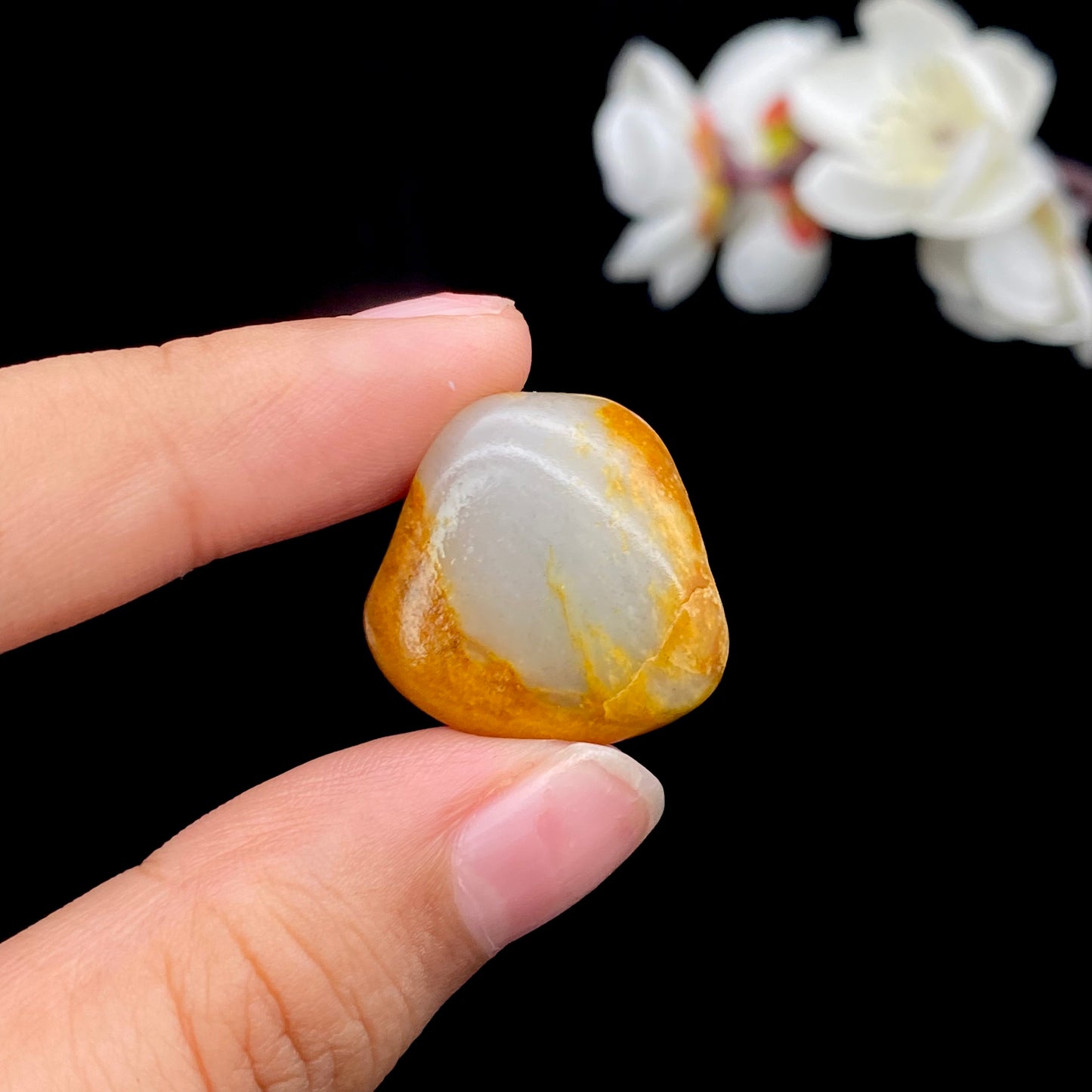【超值推荐】和田玉-聚黄皮青花底籽料吊坠(9克)