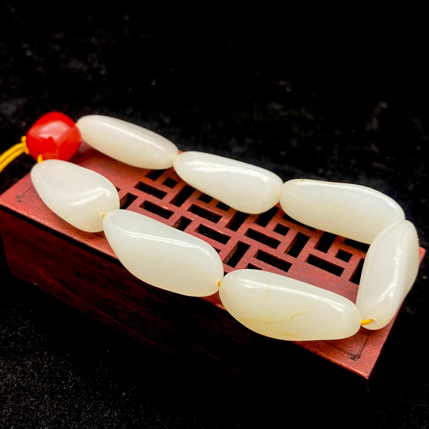 和田玉-白玉籽料【精品手串】 53.1克