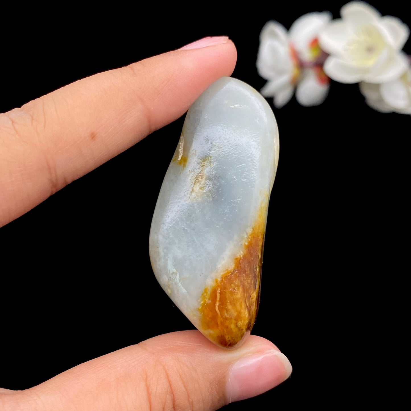 【超值推荐】和田玉-聚黄皮青花底籽料挂件(35.5克)