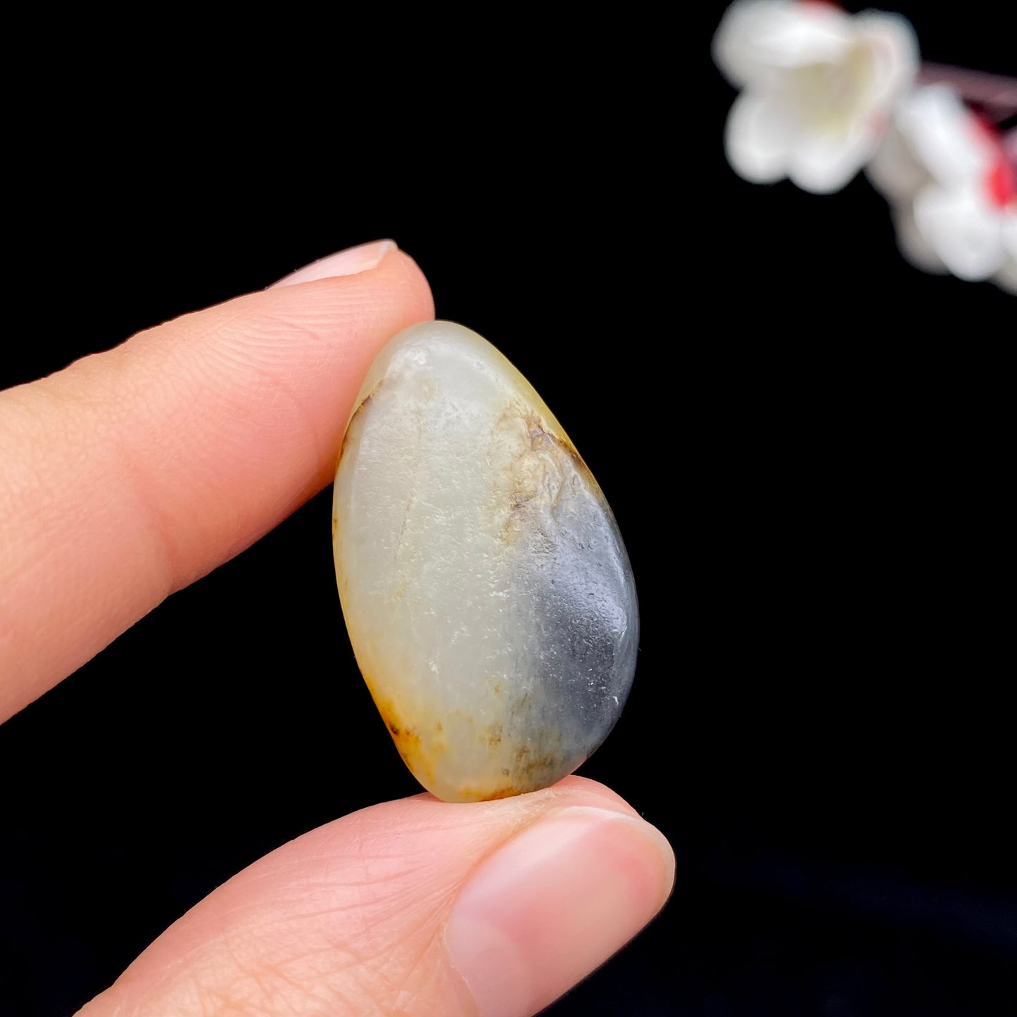 【超值推荐】和田玉-黄皮青花籽料原石(4.7克)