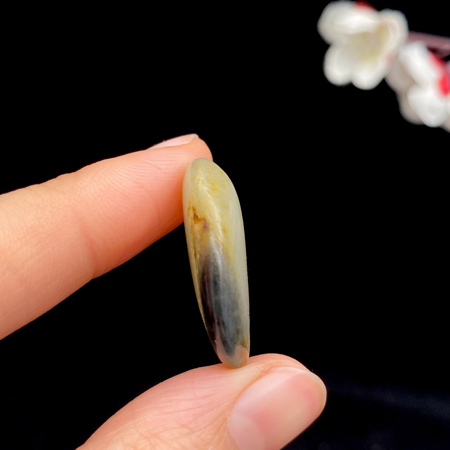 【超值推荐】和田玉-黄皮青花籽料原石(4.7克)