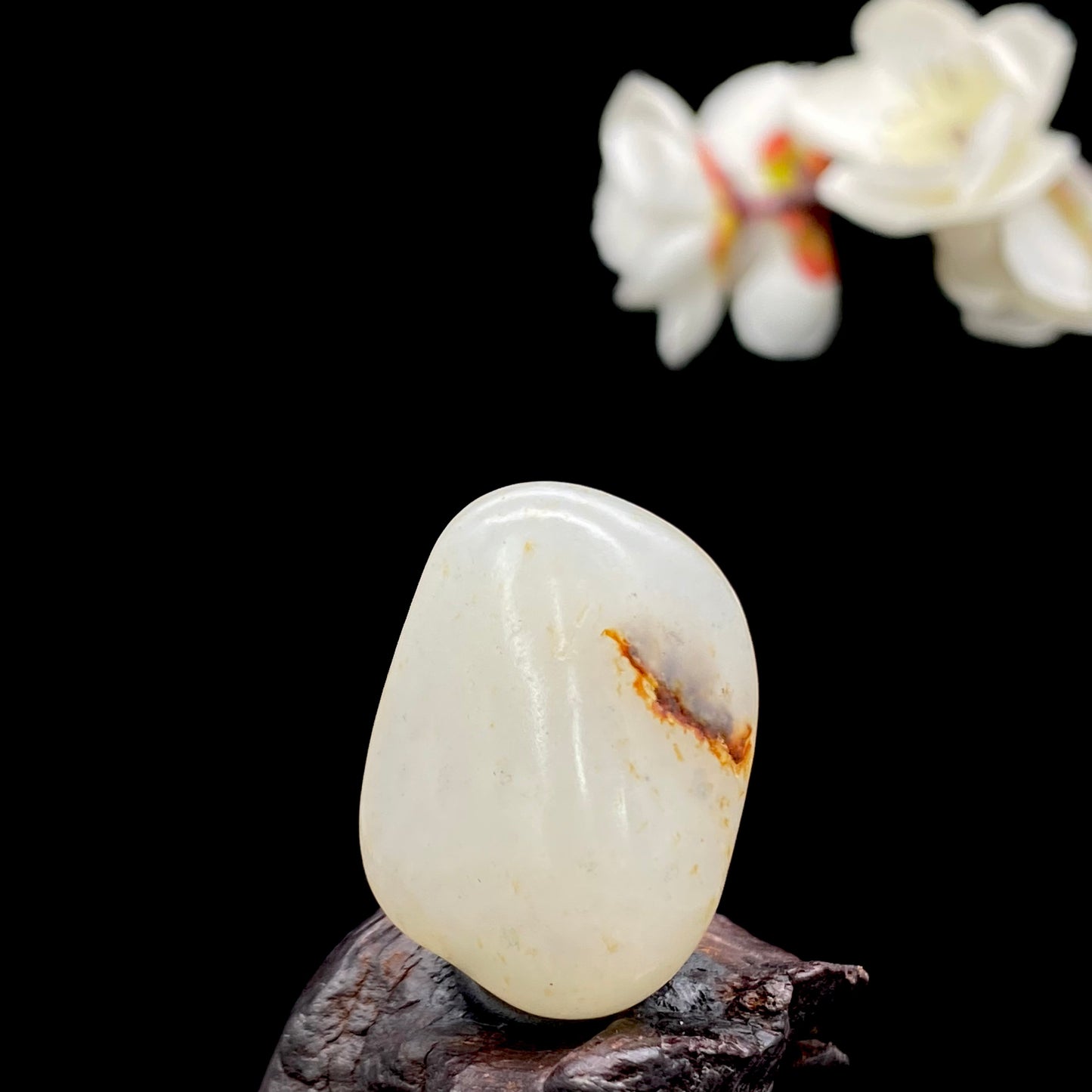【超值推荐】和田玉-黄皮青花底籽料吊坠籽(11.1克)