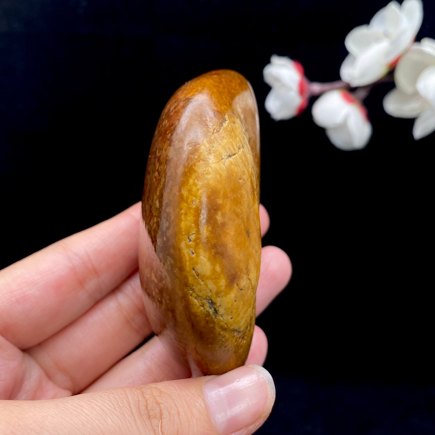 和田玉-黄沁皮籽料原石(187.2克)