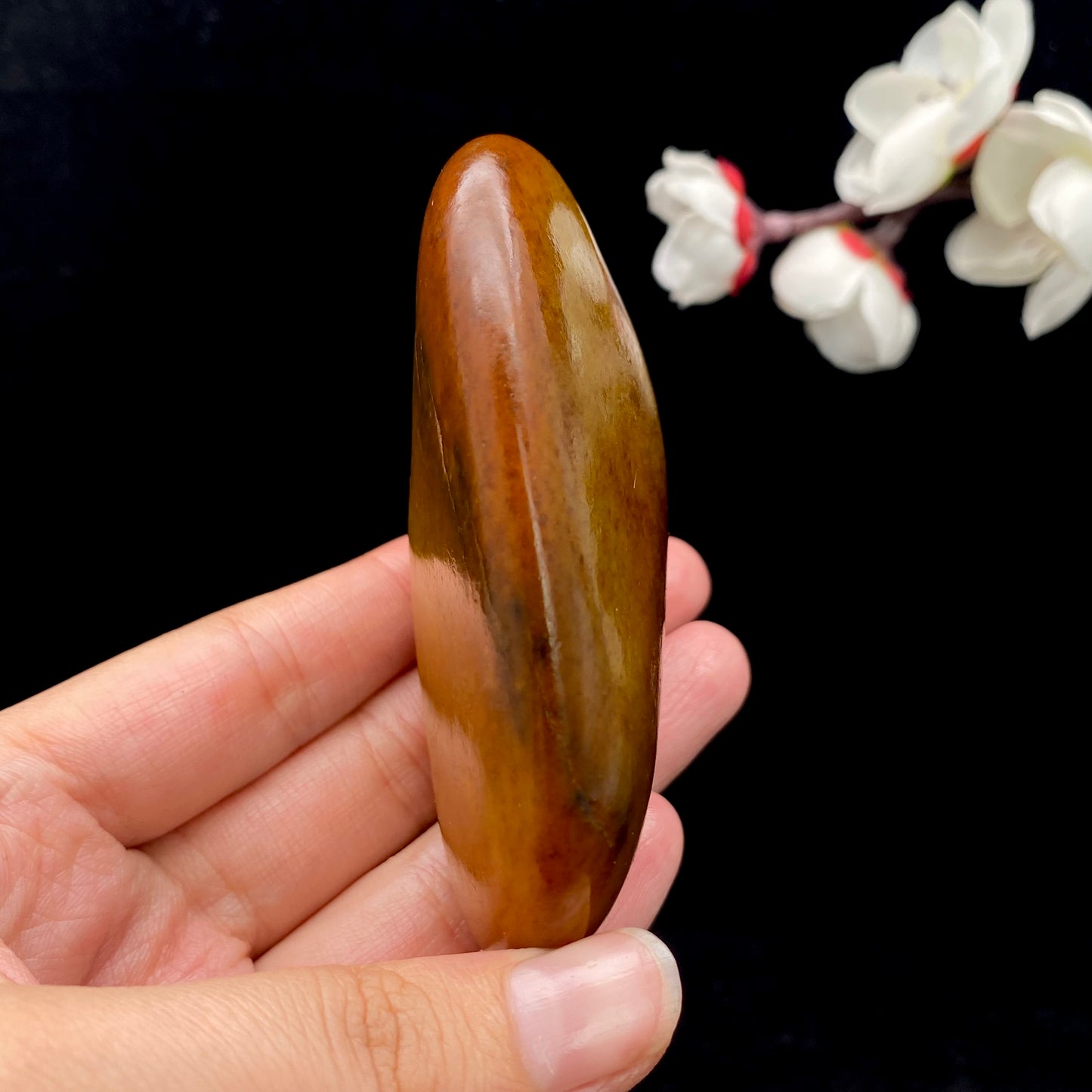 和田玉-黄沁皮籽料原石(181.5克)