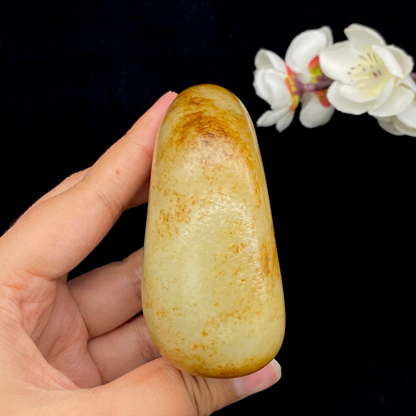 和田玉-洒红皮白肉籽料原石(326.1克)