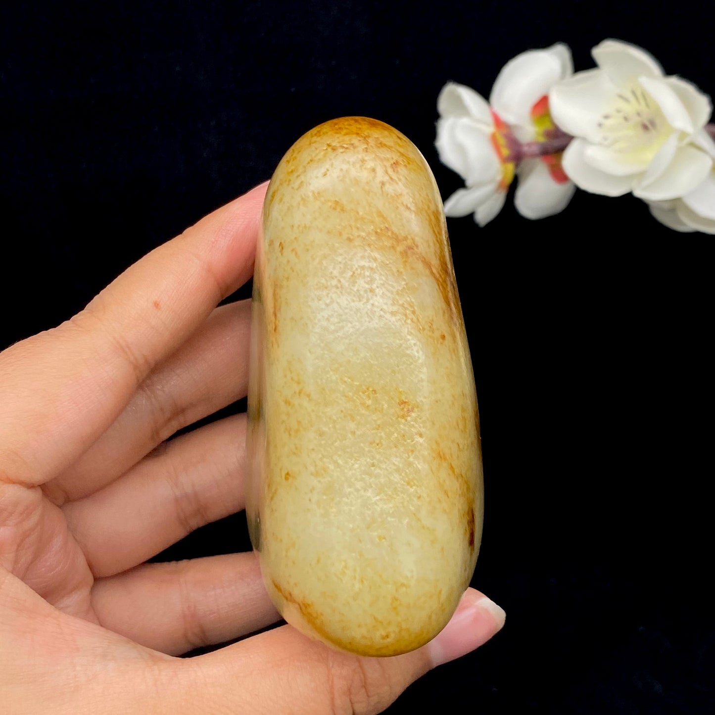 和田玉-洒红皮白肉籽料原石(326.1克)