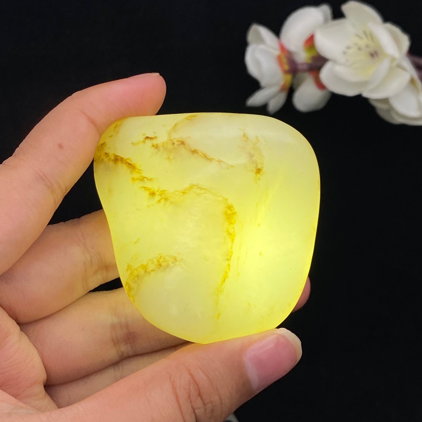 和田玉-黄皮白肉籽料手把件(102.2克)