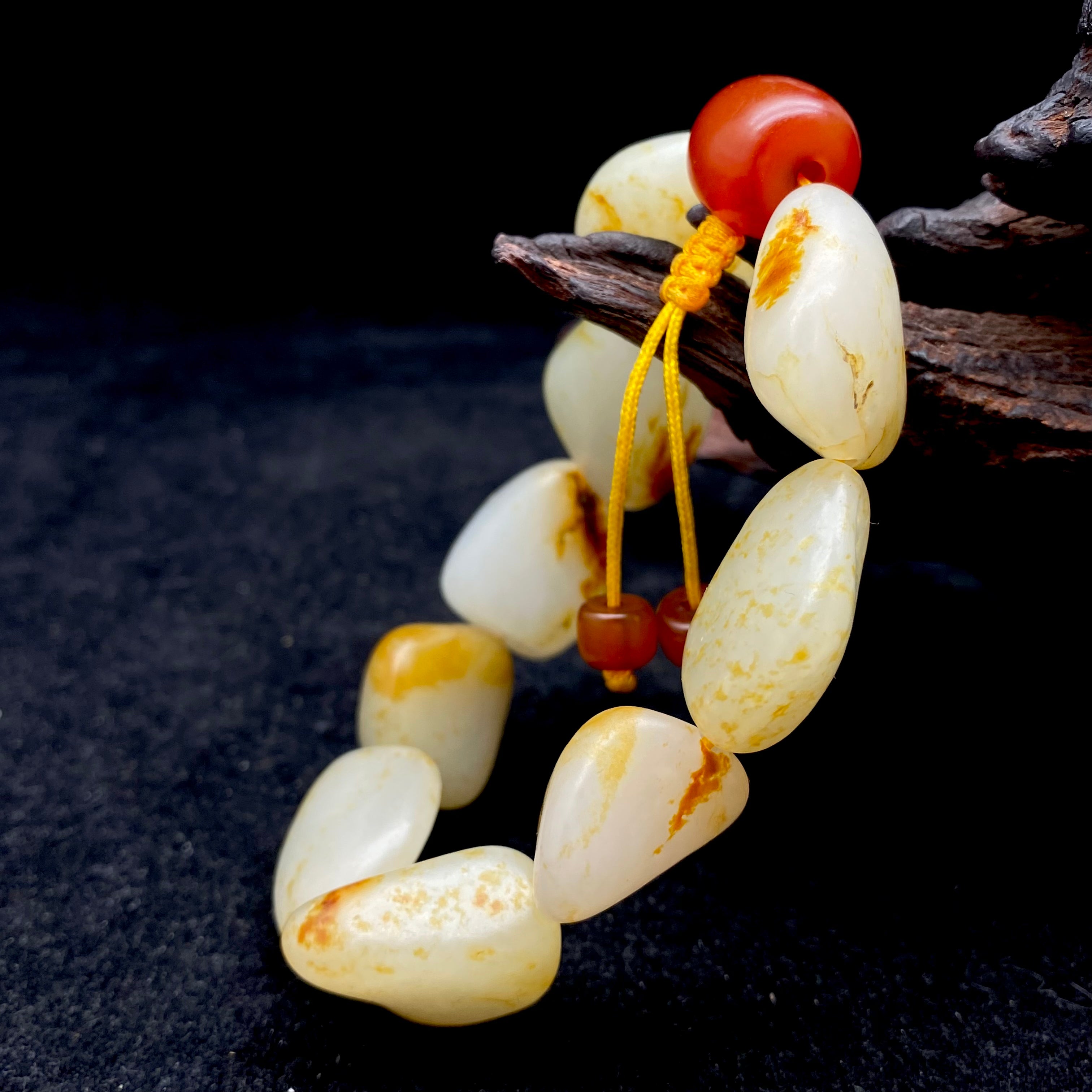  和田玉-洒金皮白肉【精品手串】66.4克