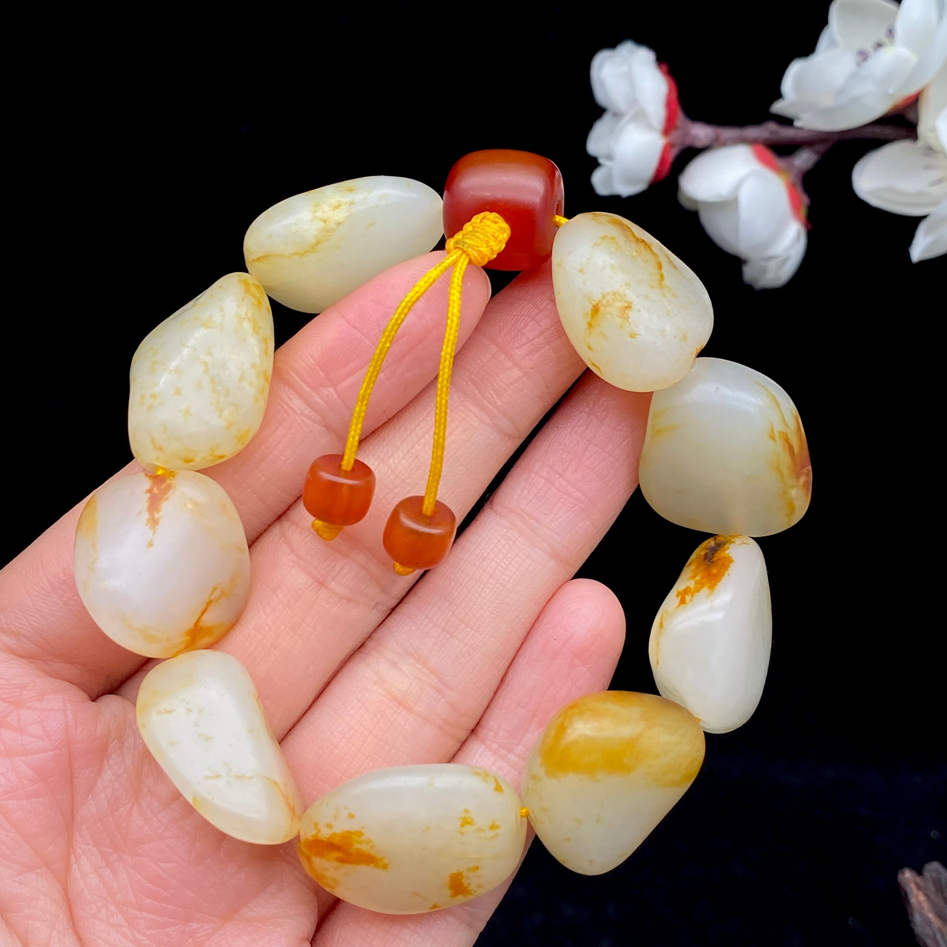  和田玉-洒金皮白肉【精品手串】66.4克