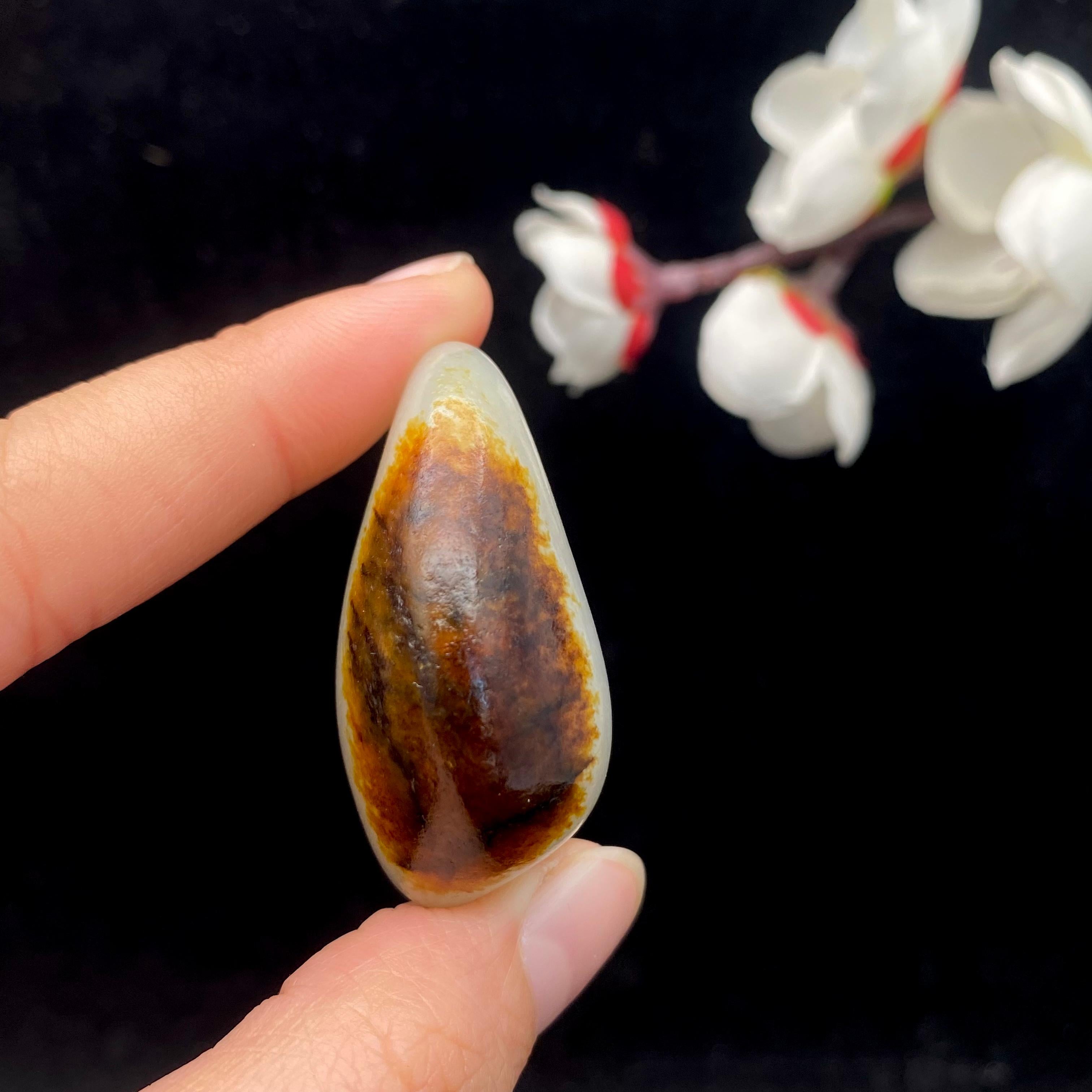 和田玉聚红皮籽料原石(41.7g)