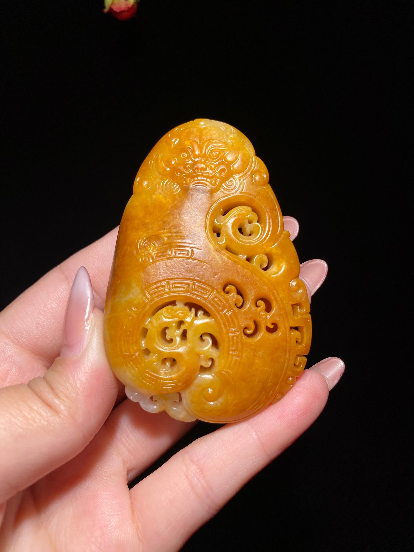 和田玉籽料仿古龙挂件(83.8g)
