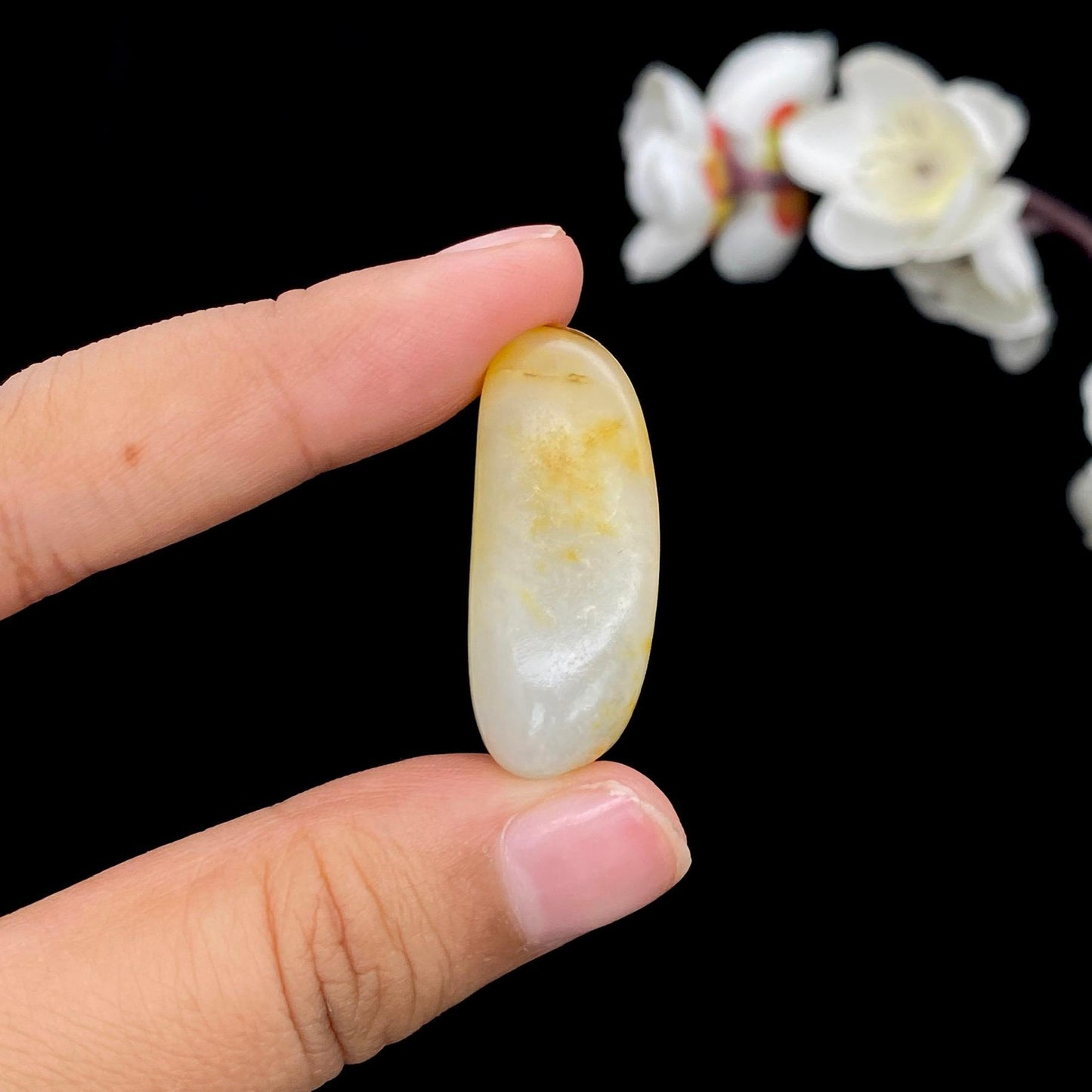 和田玉黄皮青花底籽料吊坠籽(14.9g)