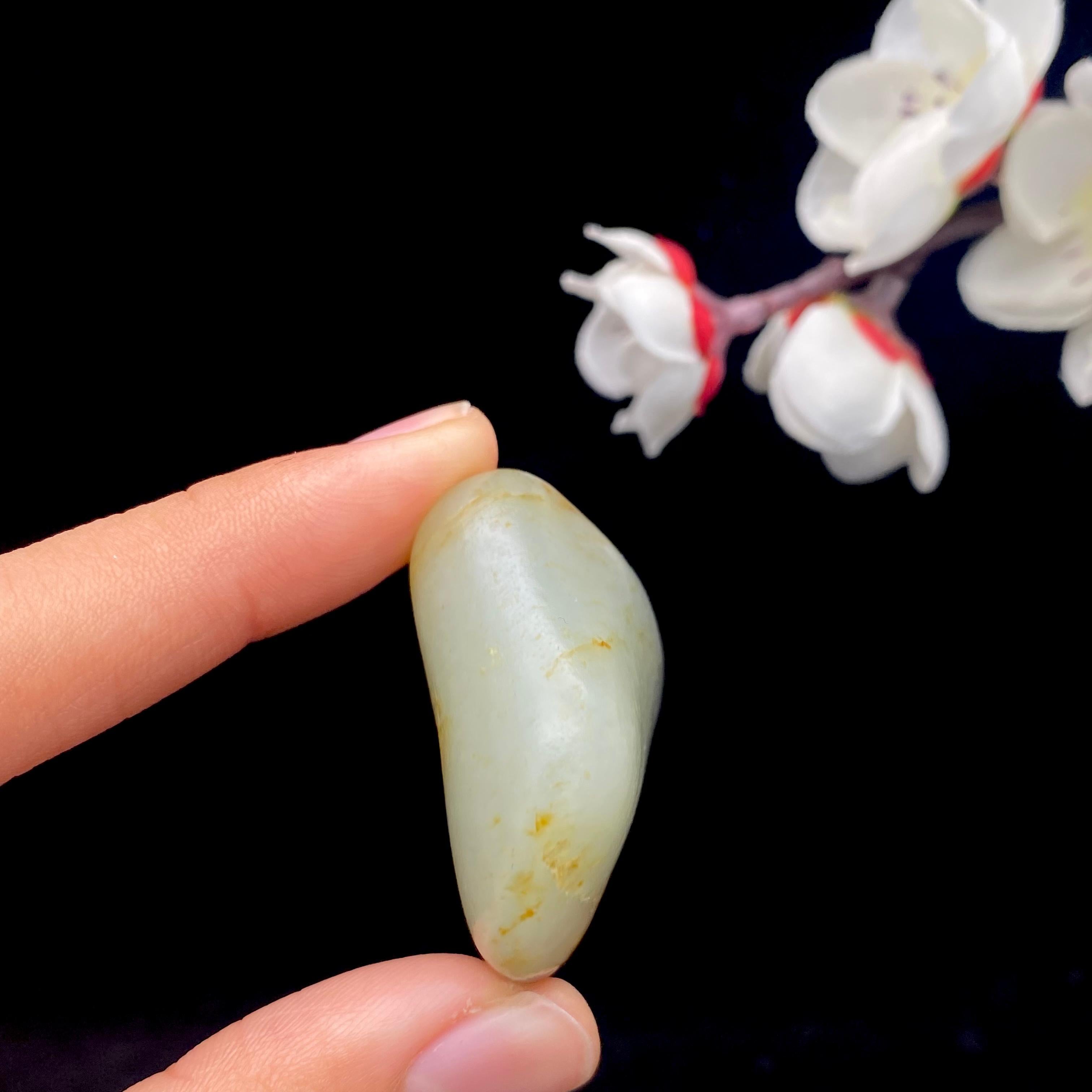 和田玉聚红皮籽料挂件(37.7g)