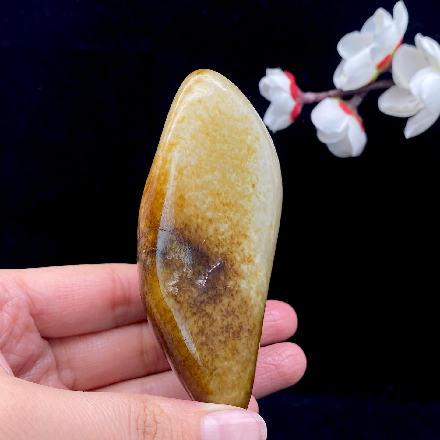 和田玉黑红皮籽料原石(237.7g)