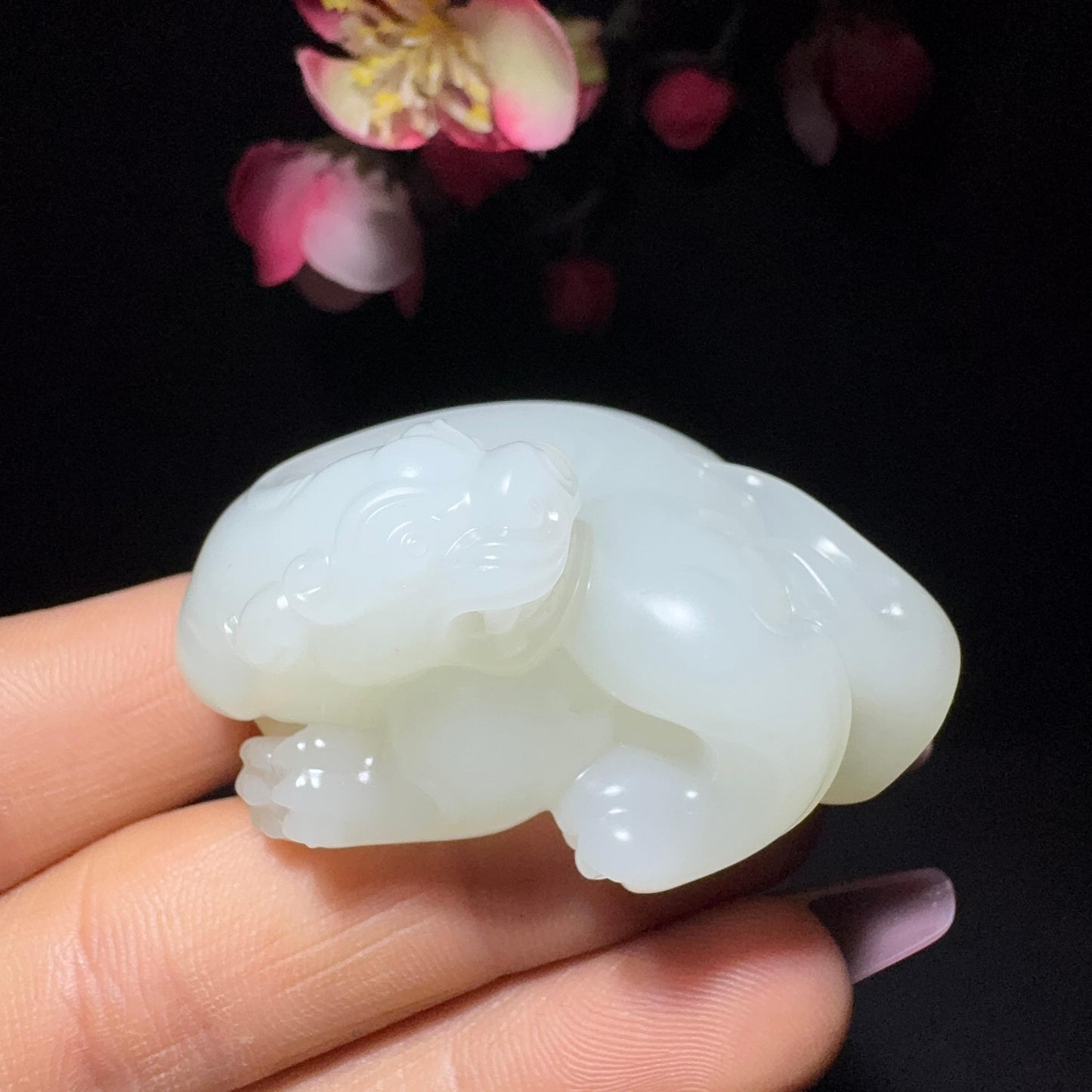 和田玉籽料挂件貔貅(56.3克)