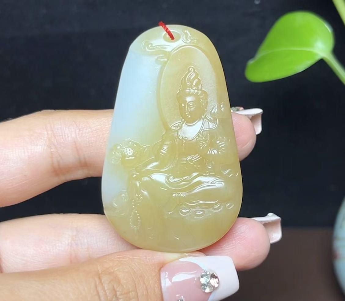 新疆和田玉且末白糖羊脂玉大势至菩萨(35.6g)