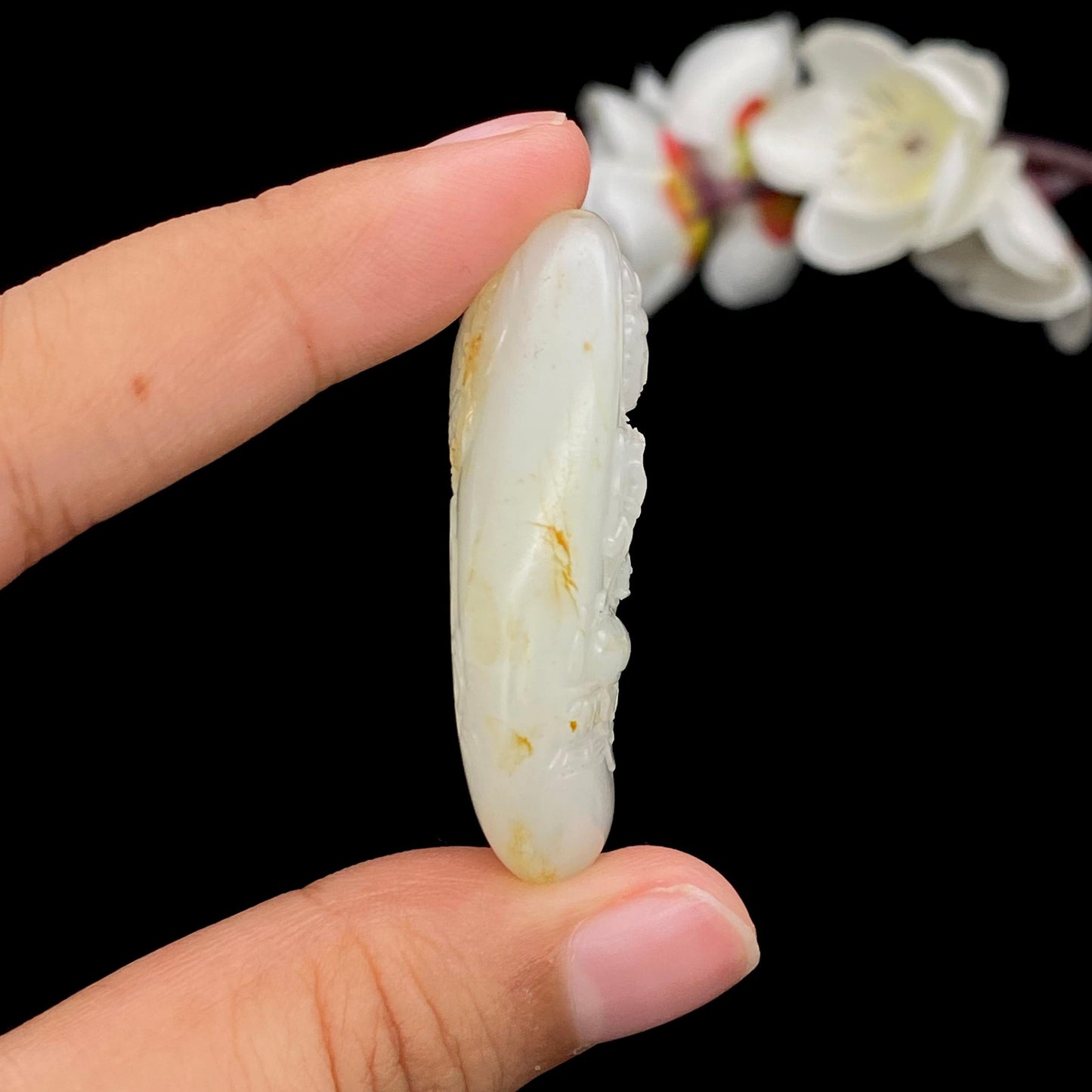 和田玉-白玉籽料【观音】(26.2g)