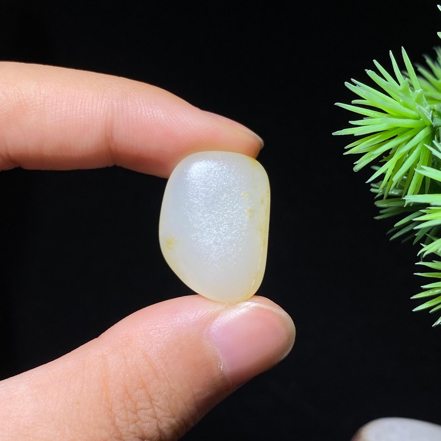 和田玉白玉洒金皮籽料原石(5.7g)