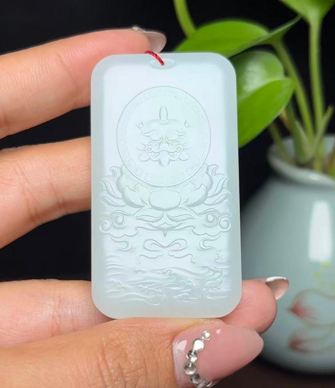 和田羊脂玉千手观音(36.4g)