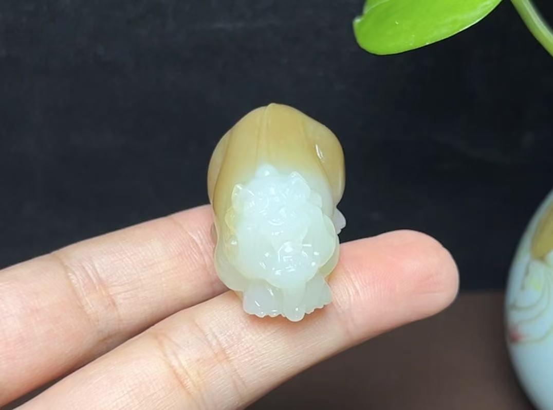 和田玉且末糖羊脂玉貔貅(29.1g)