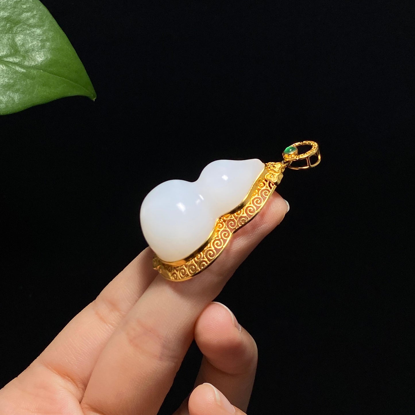 顶级和田羊脂白玉金镶嵌葫芦挂件(17.3g)