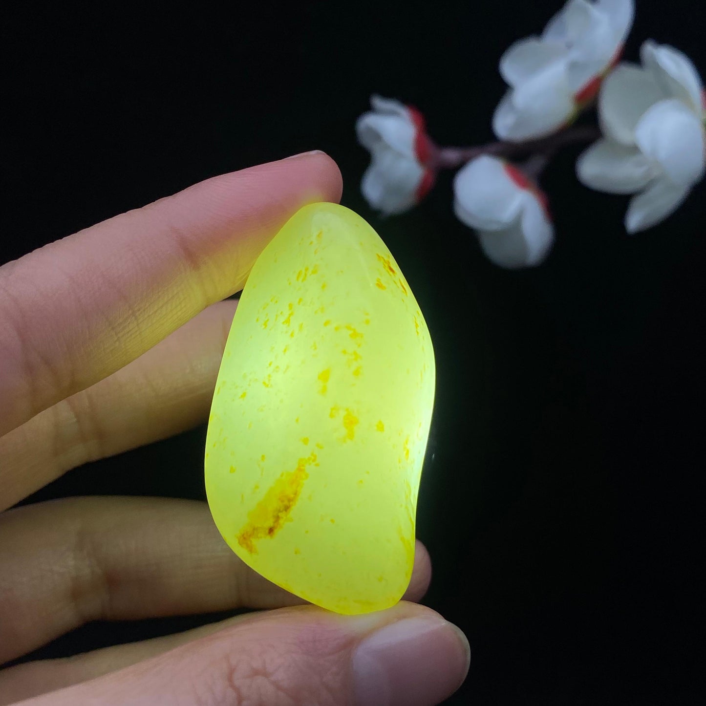 和田玉洒金皮籽料原石(26.8g)