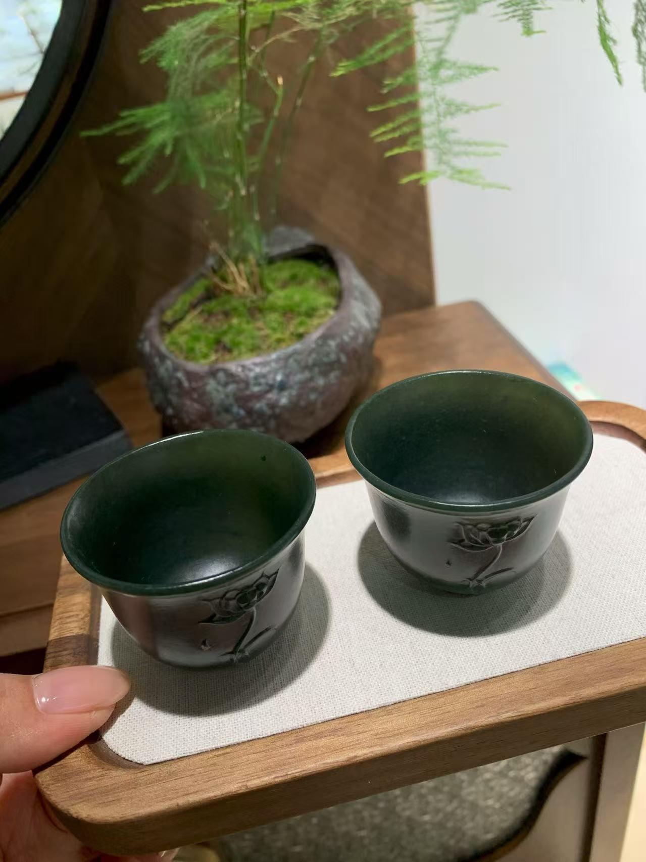 和田玉塔青茶杯【一对】(82.1g)