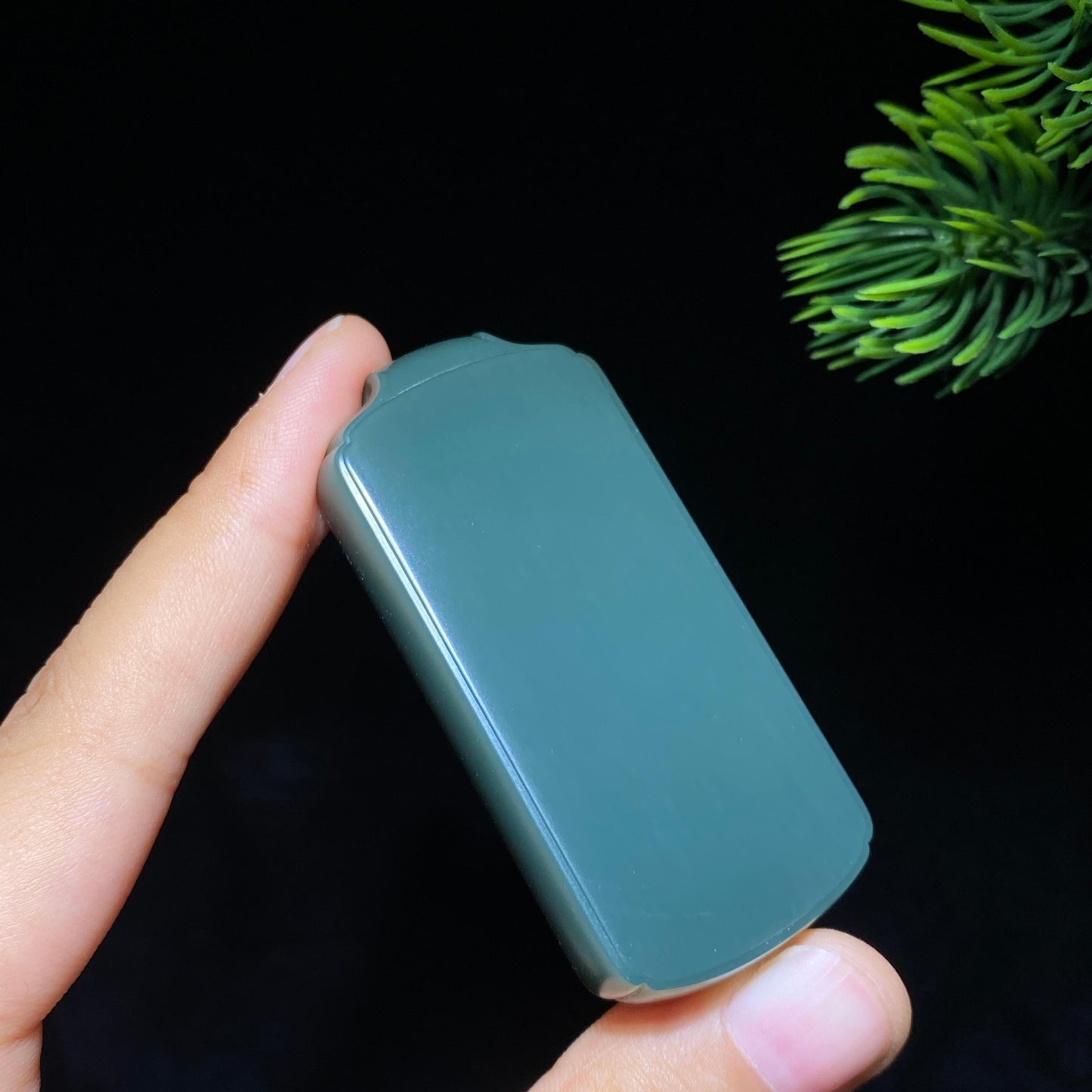 和田玉沙枣青无事牌(45.9g)