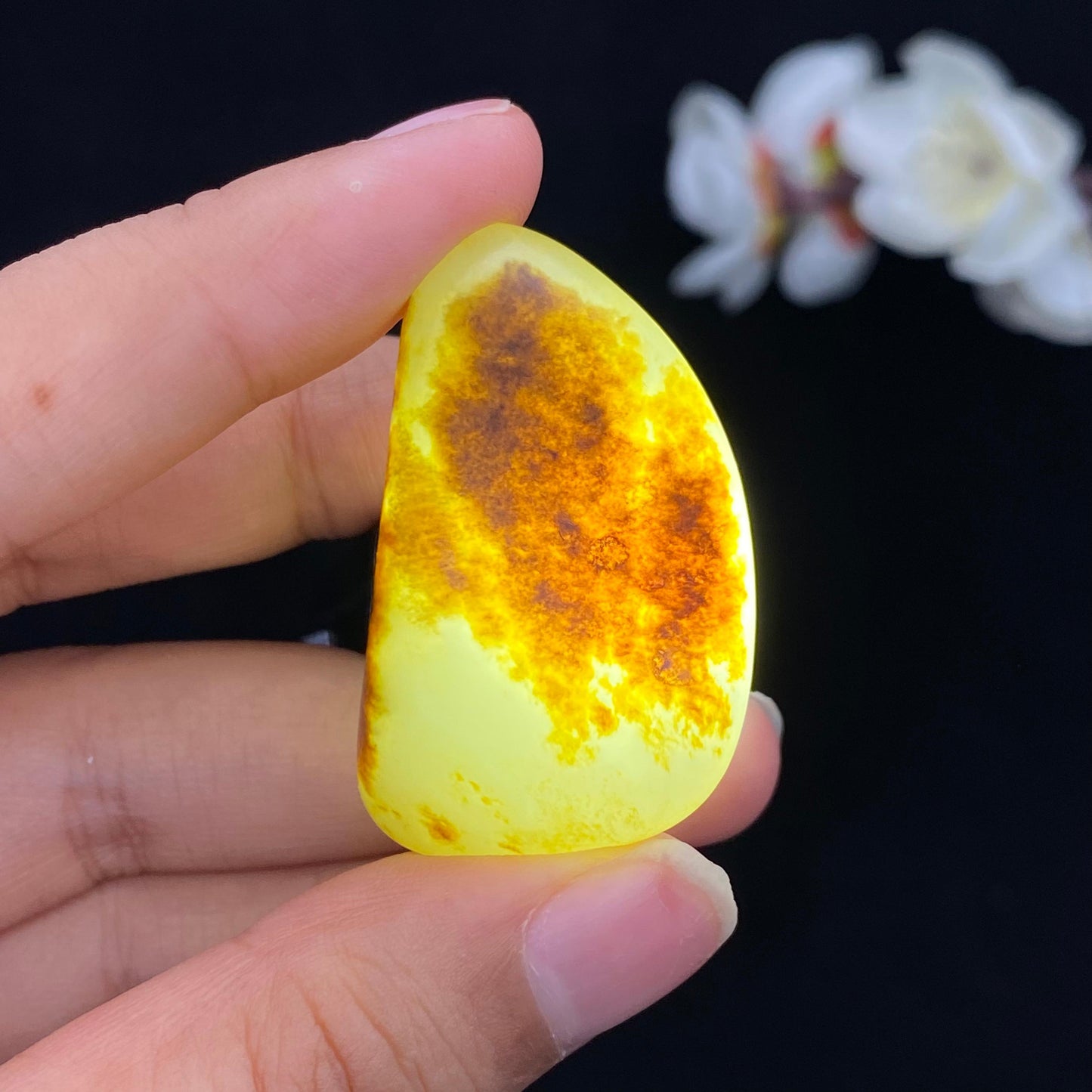 和田玉聚红皮籽料挂件(21.1g)