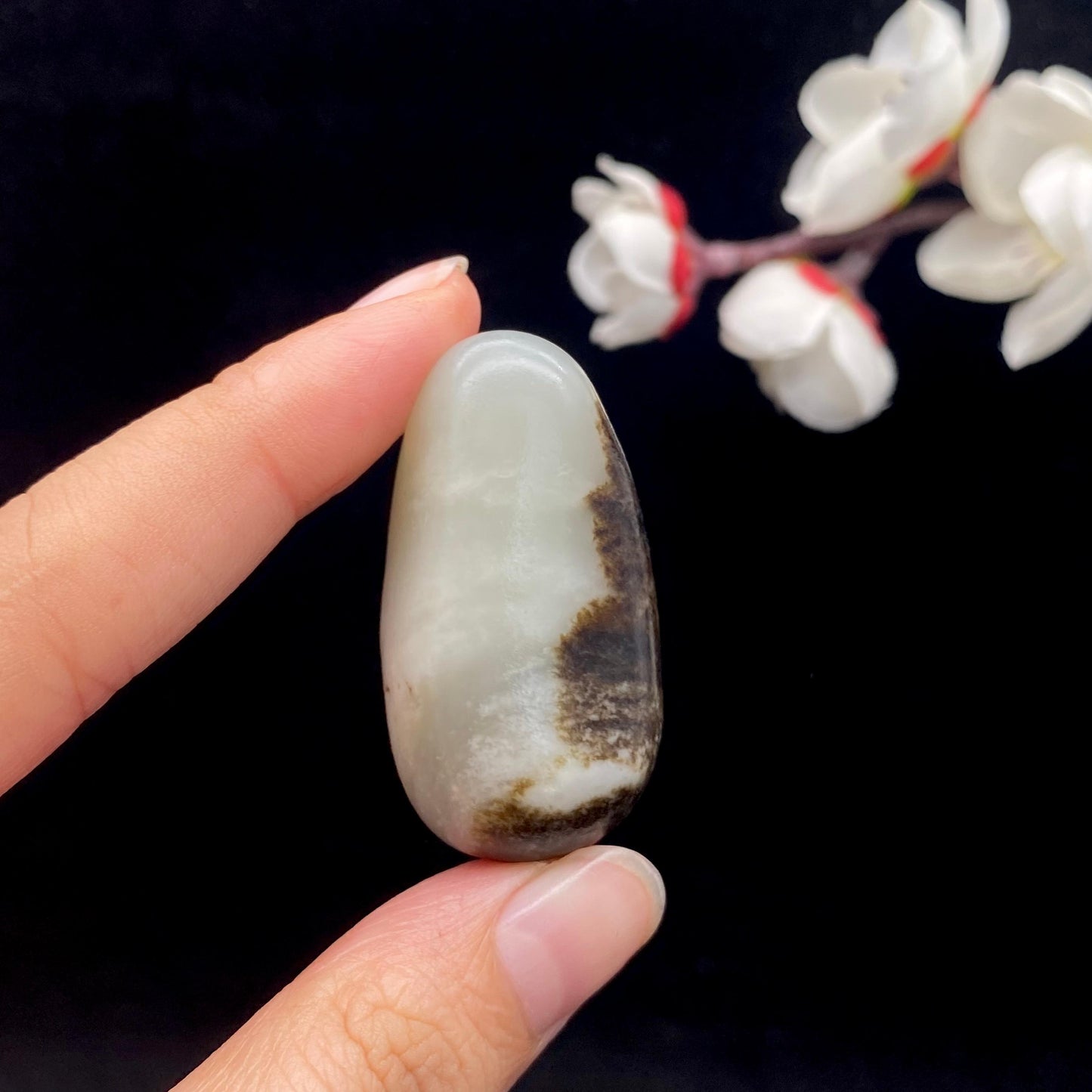 和田玉秋梨皮籽料原石(29.8g)