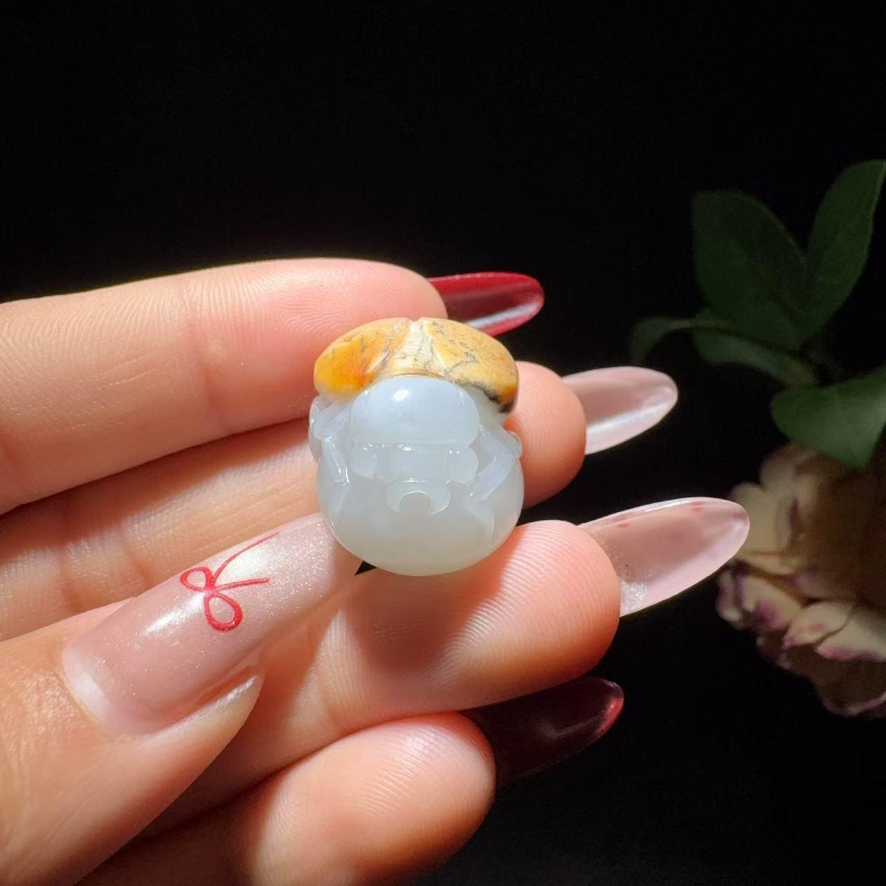 和田玉籽料挂件(10.9g)