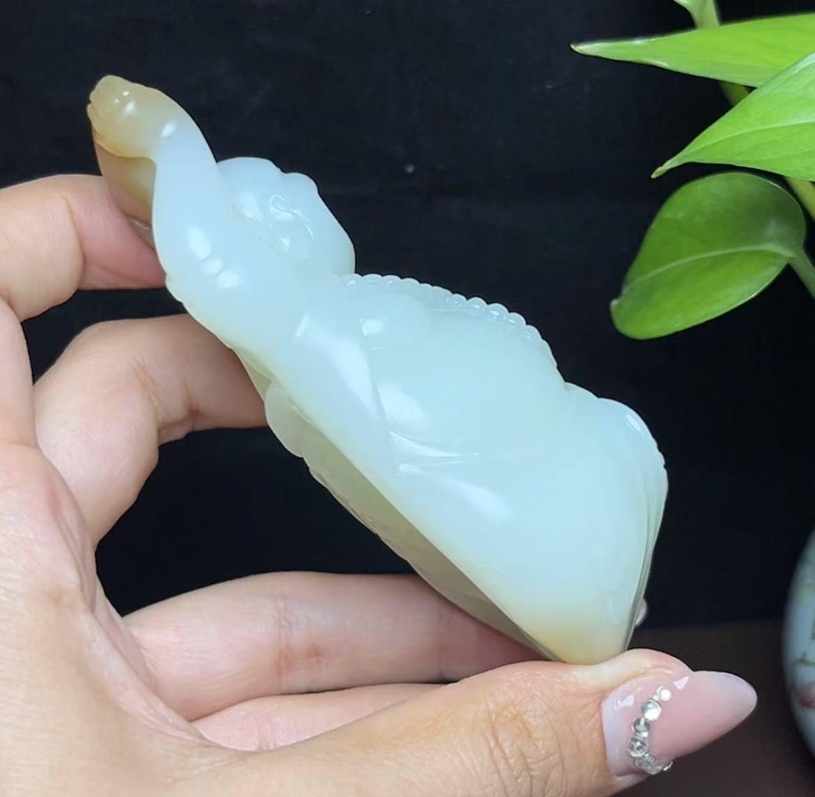 新疆和田玉且末糖白羊脂玉佛公手把件(162.7g)