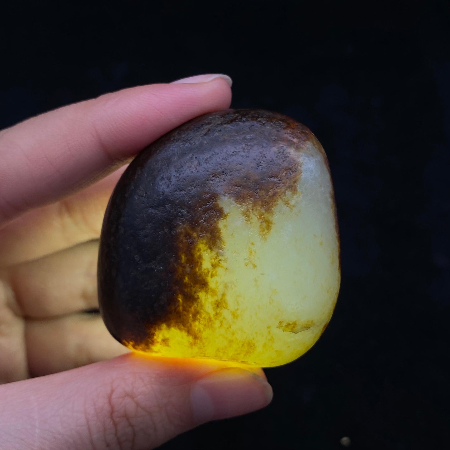 和田玉聚红皮籽料原石(85g)