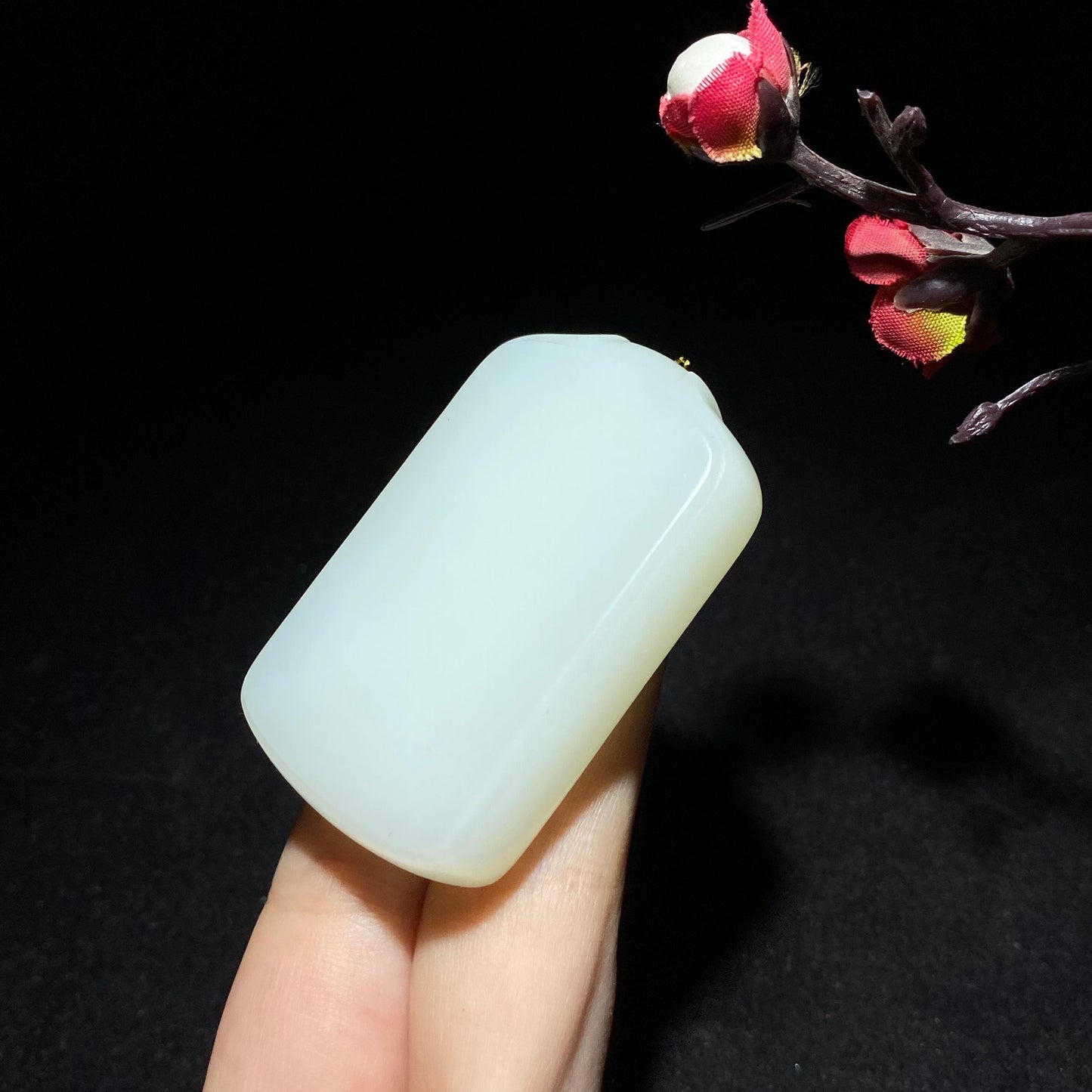 高品质和田山料羊脂白玉无事牌(54.5g)