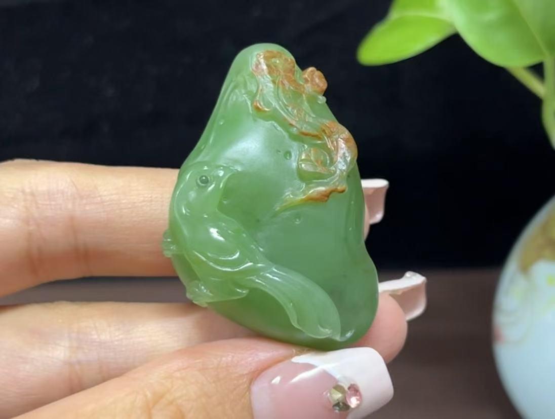 和田玉苹果绿碧玉喜上眉梢(28.3g)