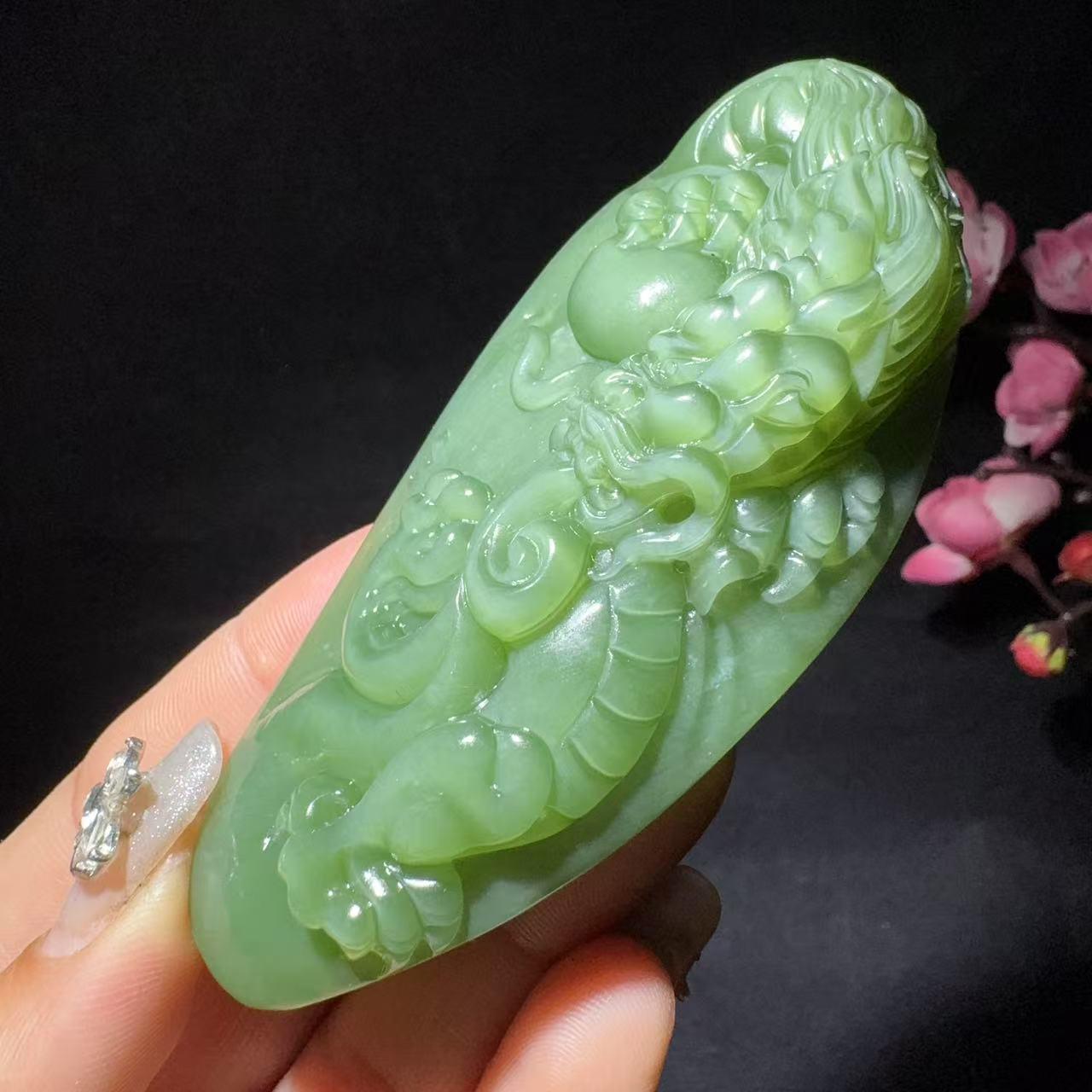 和田玉碧玉手把件龙行天下(95.0g)
