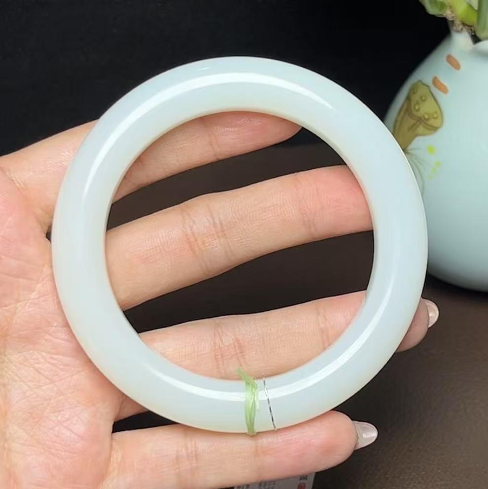 和田羊脂玉手镯(73.86g)